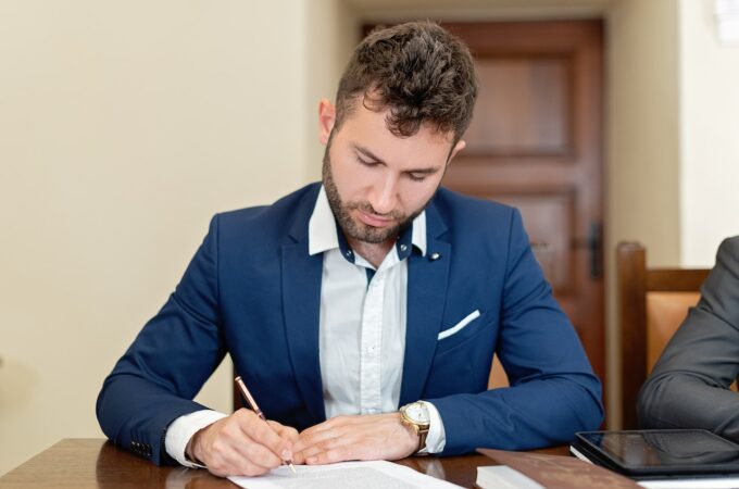 Jakie opłaty pobiera notariusz?