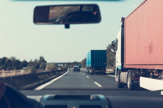 Palety transportowe metalowe – jakie są rodzaje?